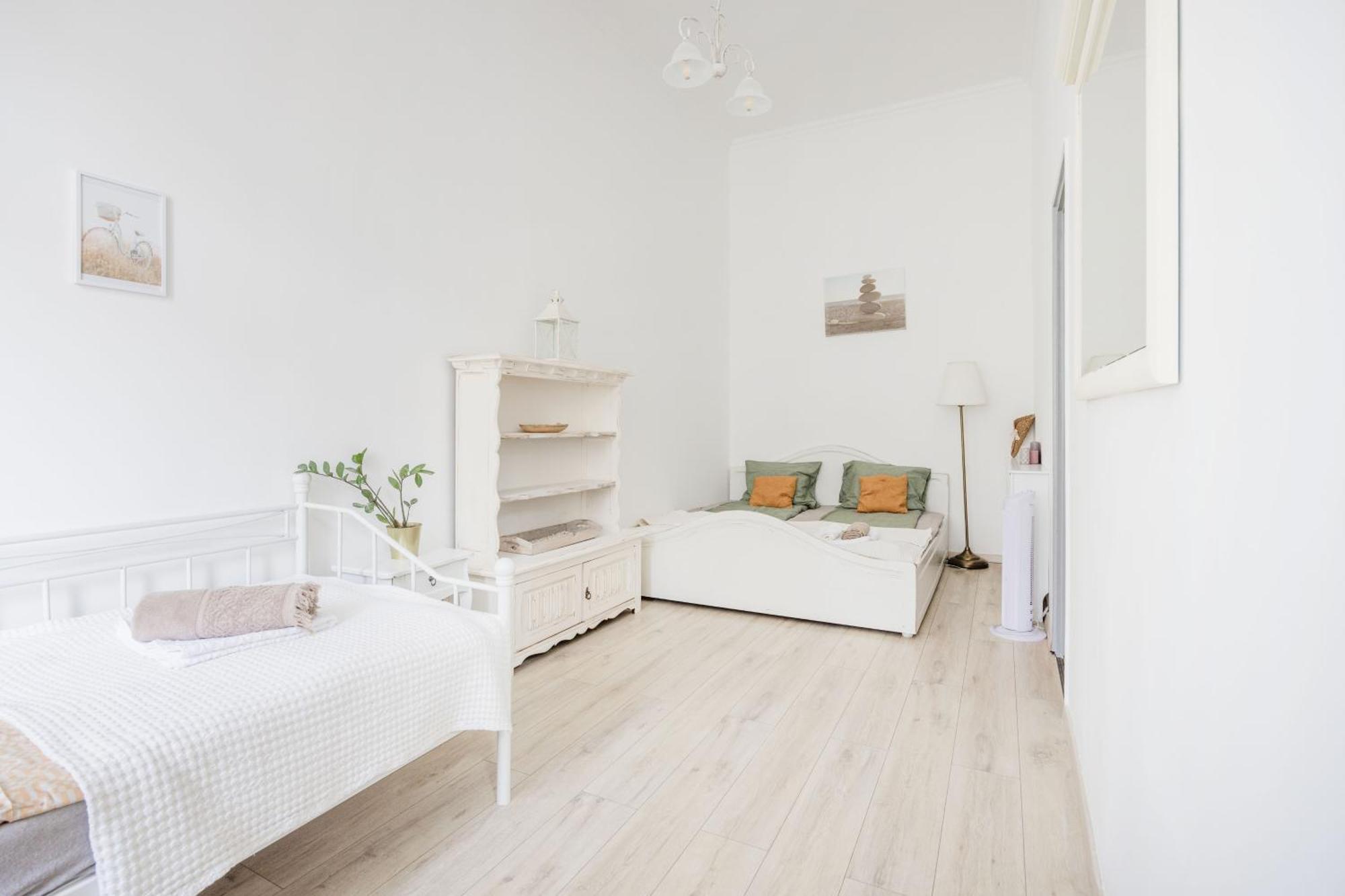 A Touch Of Provence And Pastels In The Centre Appartement Boedapest Buitenkant foto