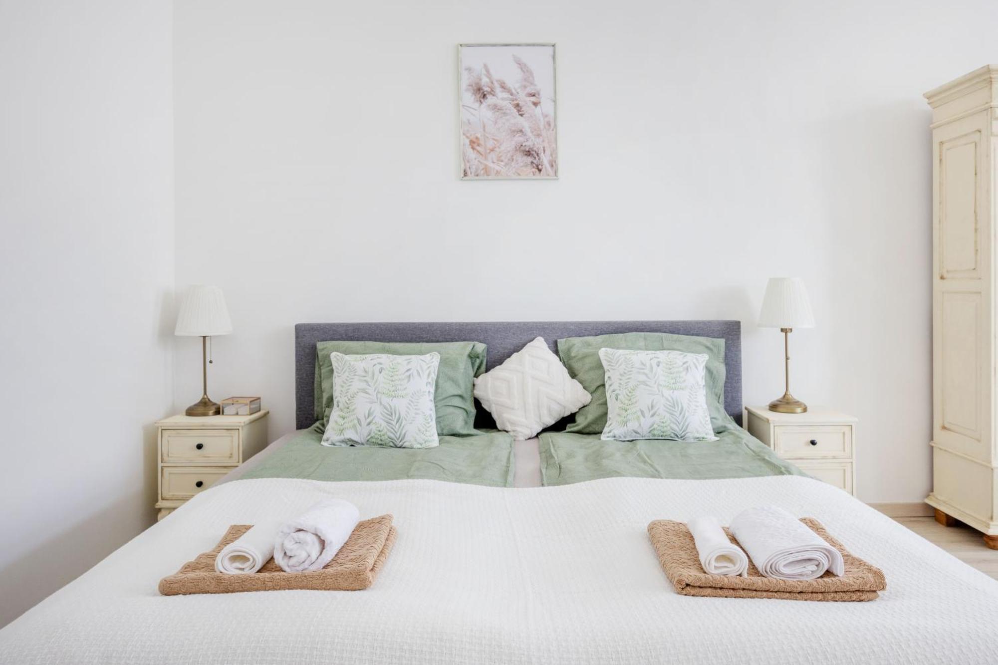 A Touch Of Provence And Pastels In The Centre Appartement Boedapest Buitenkant foto