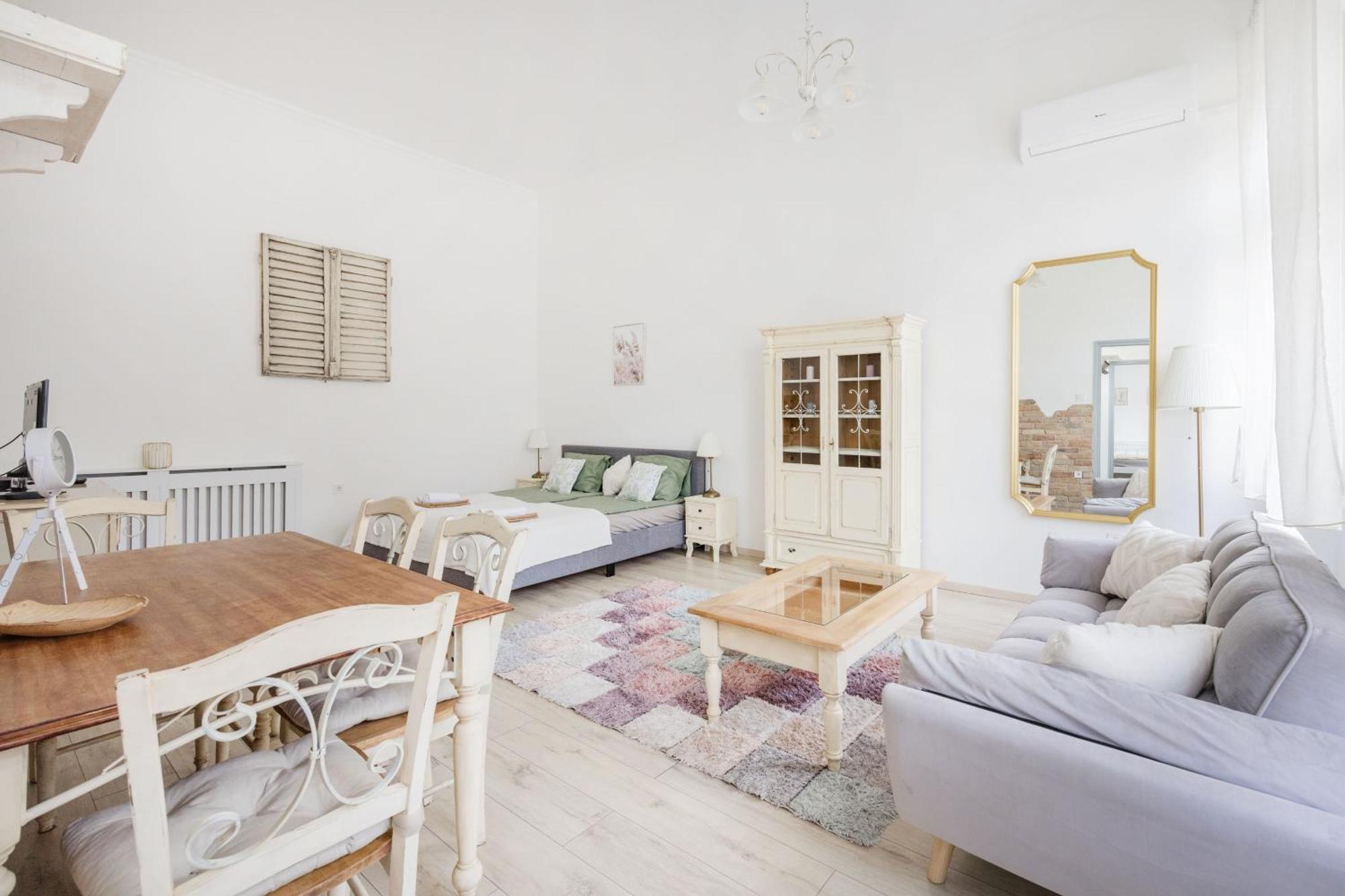 A Touch Of Provence And Pastels In The Centre Appartement Boedapest Buitenkant foto