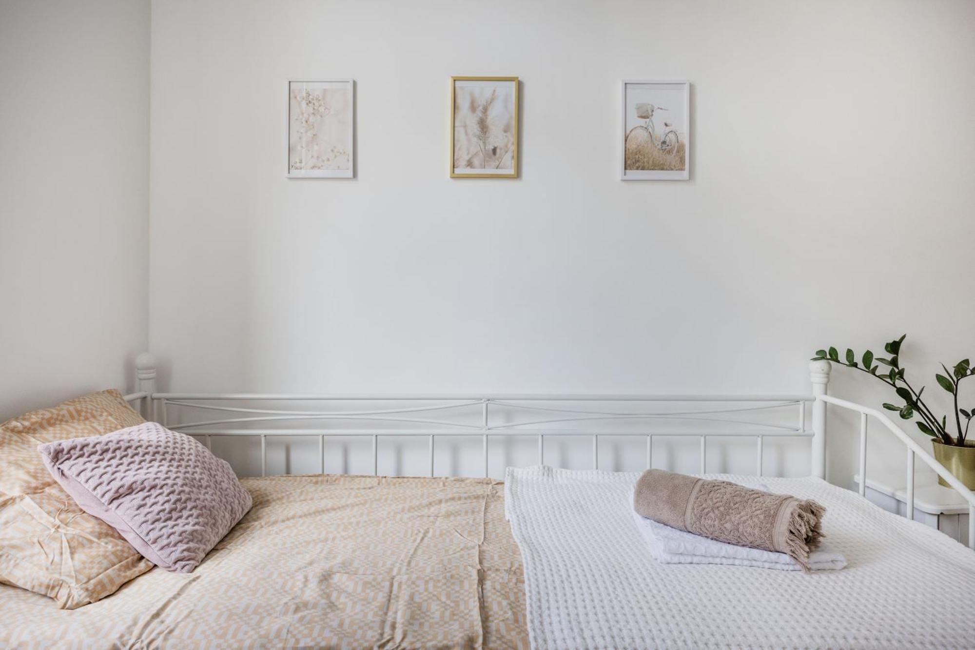 A Touch Of Provence And Pastels In The Centre Appartement Boedapest Buitenkant foto